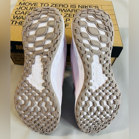 Women Nike Revolution 6 NN Running Shoes Light Violet/Champagne White DC3729 500 - Picture 8 of 10